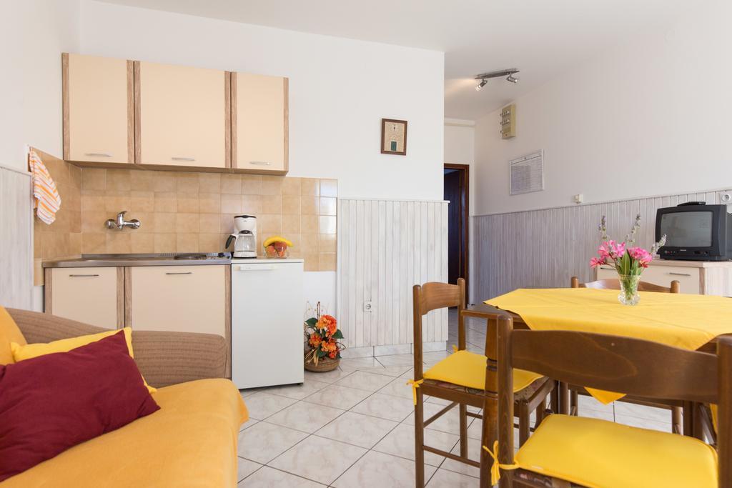 Apartment Milka Veglia Exterior foto
